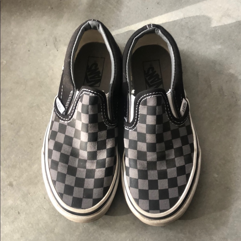 black and gray checkered vans